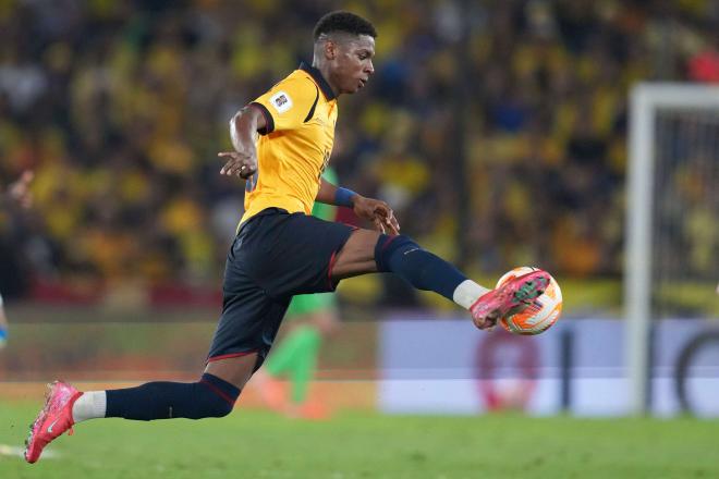 Nilson Angulo, jugando con Ecuador (Foto: Cordon Press).