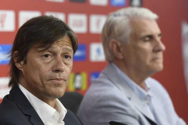 Matías Almeyda, en su presentación como sevillista. (Foto: Kiko Hurtado)
