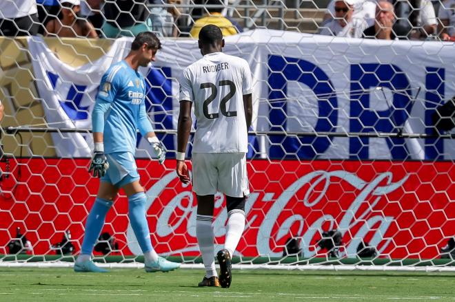 Courtois y Rüdiger, ante el PSG (Foto: EFE)