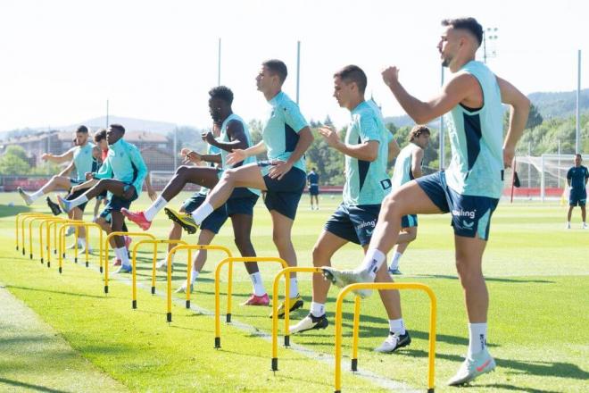 Primeras sesiones del equipo vizcaíno en Lezama, ya con Robert Navarro en sus filas (Foto: Athletic Club).