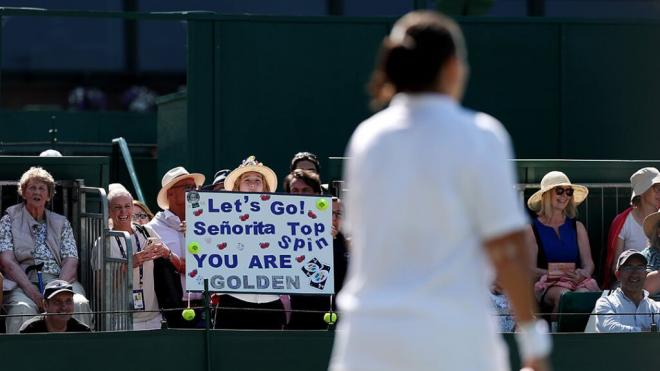 Andreeva animando a Conchita Martínez (@tennischannel)