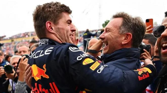 Max Verstappen y Christian Horner, celebrando una victoria (Foto: Red Bull).