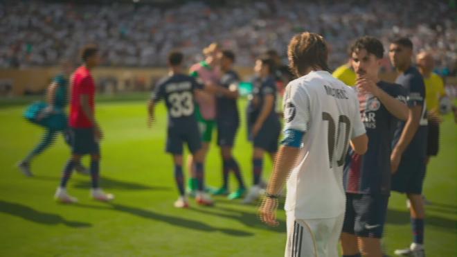 Modric se saluda con Vitinha al final del partido (Foto: Telecinco)