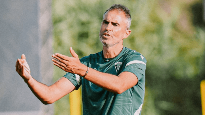 Gaizka Garitano dirige una sesión del Cádiz (Foto: CCF).