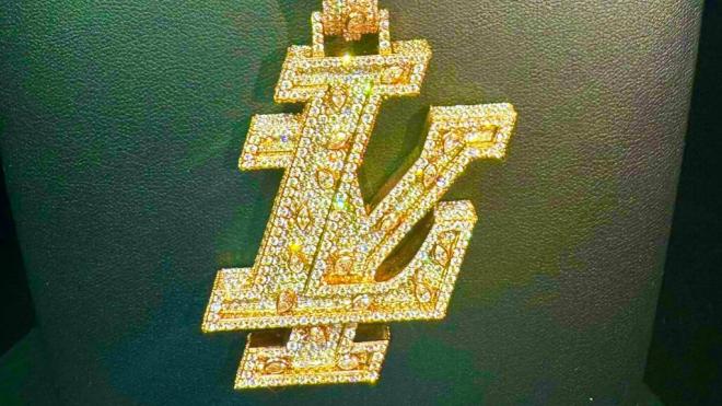 La cadena de oro que 'El Alfa' regalará a Lamine Yamal (Fuente: redes sociales)