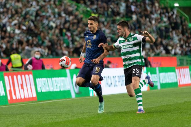 Marko Grujic, durante un partido con el Oporto (Foto: Cordon Press).