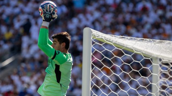 Thibaut Courtois ante el PSG (Foto: EFE)