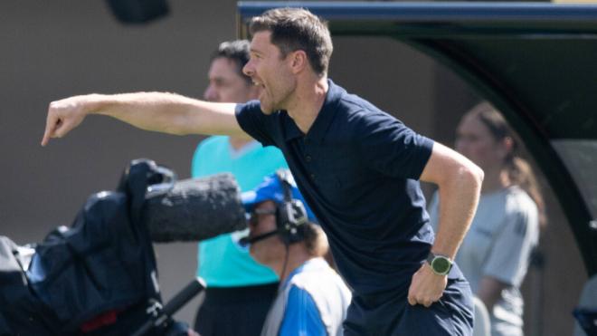 Xabi Alonso en un partido del Mundial de Clubes (Foto: Cordon Press)