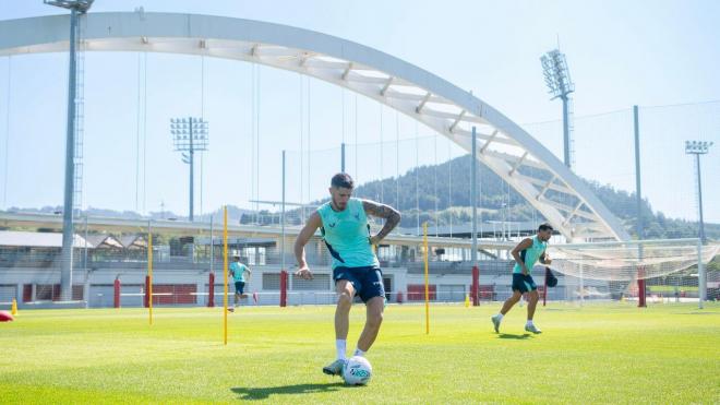 Toque de Oihan Sancet entrenando en Lezama (Foto: Athletic Club).