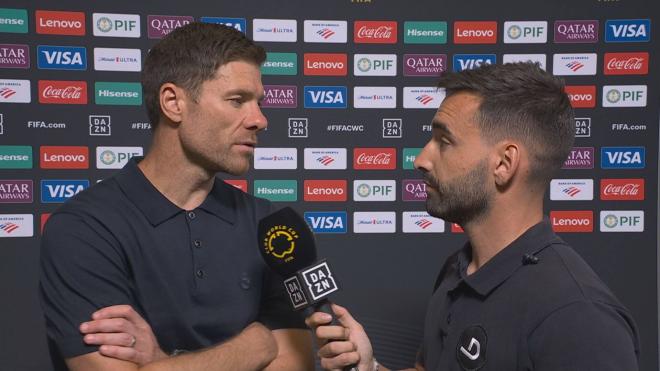 Xabi Alonso atiende a ElDesmarque (Foto: ElDesmarque)