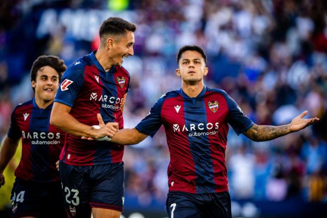 Brugué celebra un gol del Levante