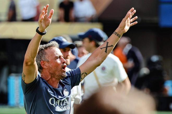 Luis Enrique celebra el triunfo del PSG ante el Real Madrid (Foto: Cordon Press).