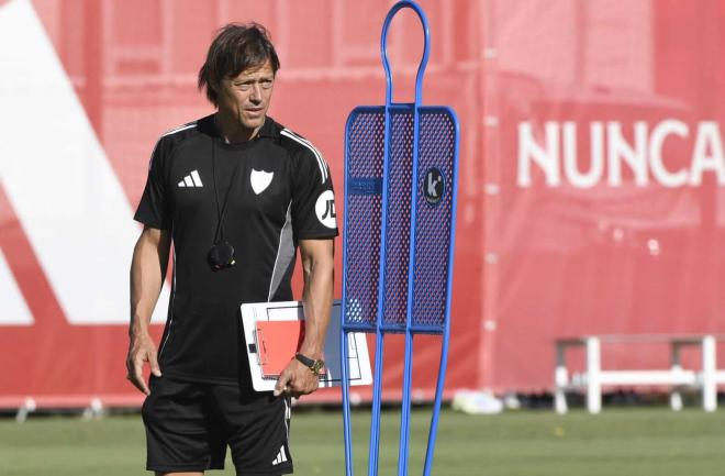 Matías Almeyda, dirigiendo el entrenamiento (Foto: Kiko Hurtado)