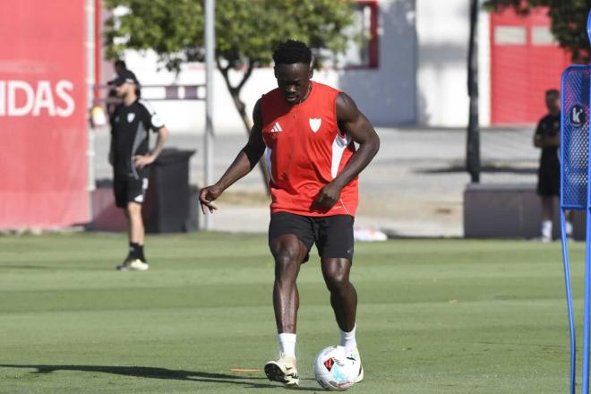 Akor Adams, en el entrenamiento (Foto: Kiko Hurtado).