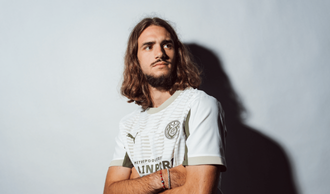 Yarek Gasiorowski ya es del PSV