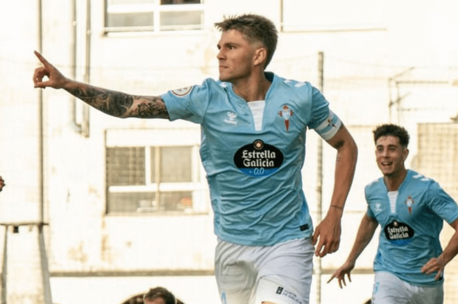 Gael Alonso celebra un gol con el Fortuna (Foto: Celta).