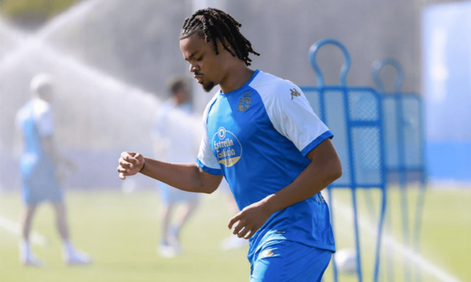 Lucas Noubi se ejercita con el Dépor. (Foto: RCD)