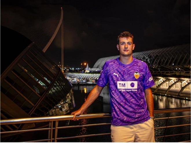 Julen Agirrezabala en Valencia
