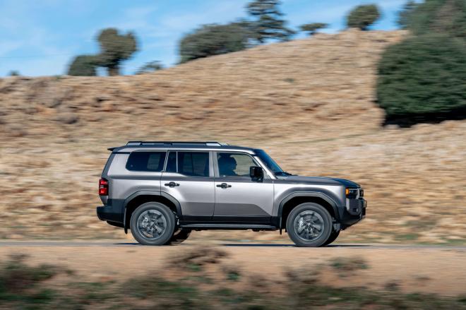 Lateral del Toyota Land Cruiser.