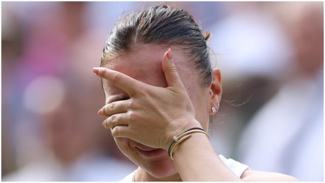 Amanda Anisimova termina llorando tras perder la final de Wimbledon. (EFE)