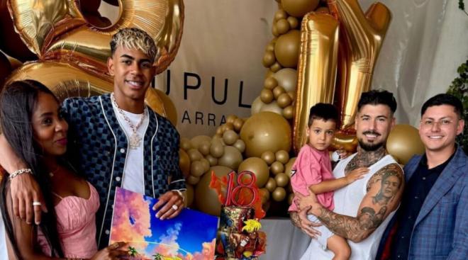 Lamine Yamal, junto a su familia (Foto: Instagram Lamine Yamal)