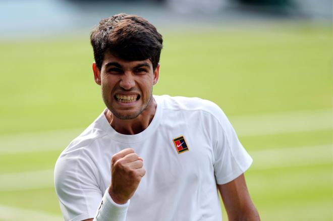 Alcaraz celebra un punto durante la final (Foto: Cordon Press)