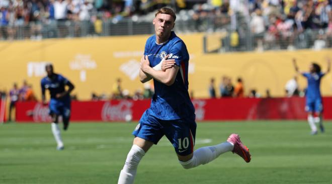Cole Palmer celebra unos de sus goles (Foto: Cordon Press)