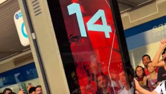 El Albacete anuncia el fichaje de Jesús Vallejo en un cartel de publicidad.