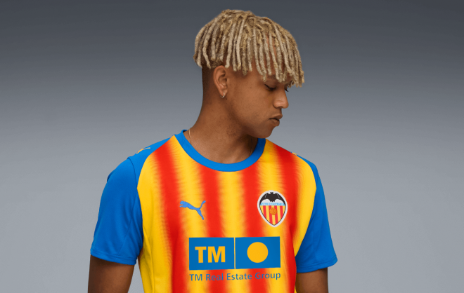 Camiseta Senyera Valencia CF temporada 2025-26-