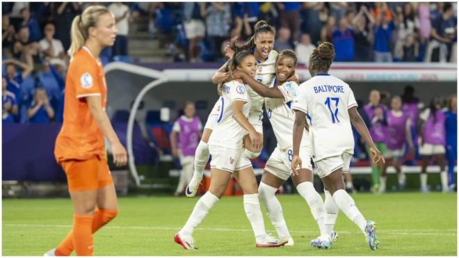 Las jugadoras de Francia celebran uno de los goles frente a Países Bajos (FOTO: EFE).