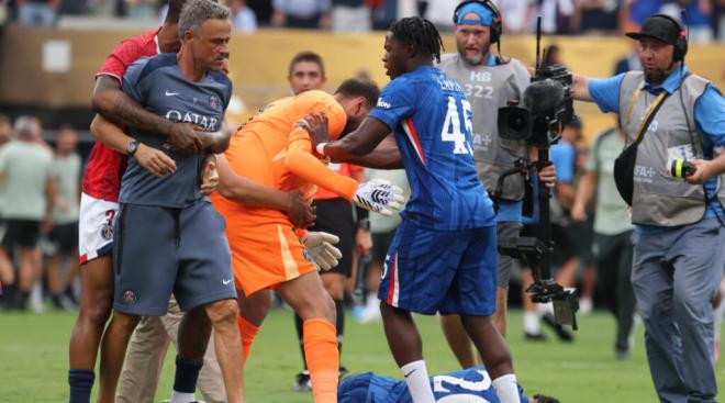 Luis Enrique, al final del partido tras el incidente (Foto: Cordon Press)