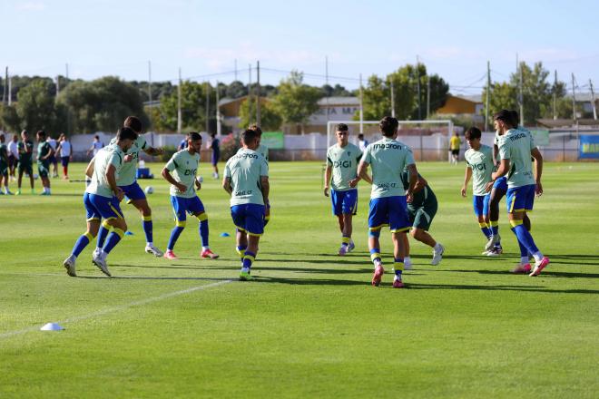 LaLiga presenta el nuevo balón de la temporada 2025/2026.