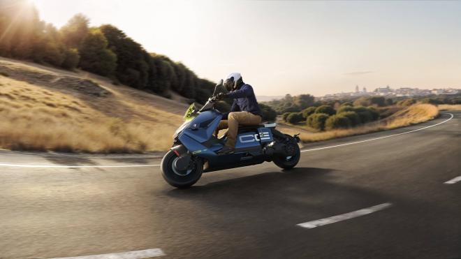 Nuevo BMW CE 04, el scooter eléctrico urbano se renueva para 2026.