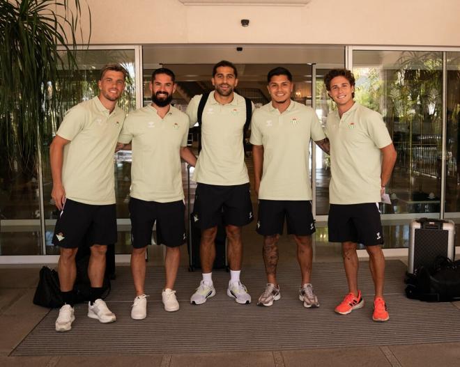 Lo Celso, Isco, Ricardo Rodríguez, Cucho Hernández y Rodrigo Riquelme, con el Betis (Foto: RBB).