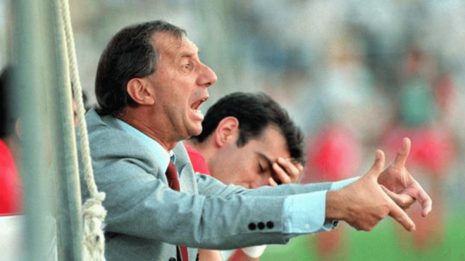 Carlos Salvador Bilardo, durante su etapa en el banquillo del Sevilla.