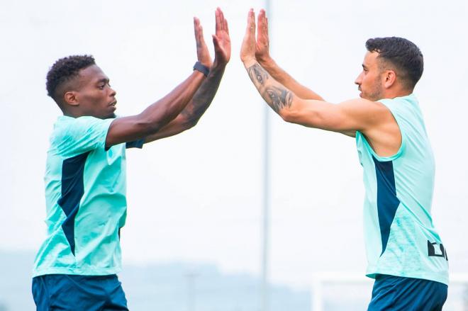 Álvaro Djaló y Alex Berenguer trabajan en la pretemporada en Lezama (Foto: Athletic Club).