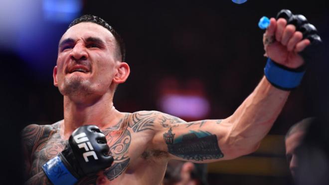 Max Holloway en un combate de la UFC (Cordon Press)