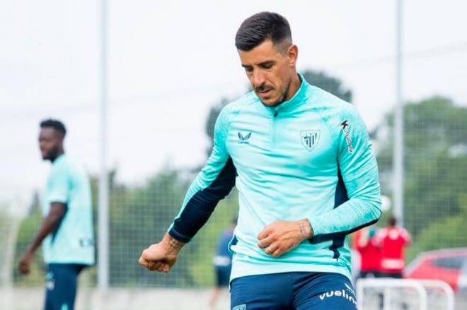 Yuri Berchiche trabaja en la pretemporada en Lezama (Foto: Athletic Club).