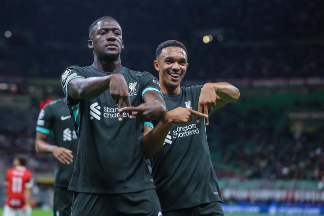 Konaté y Trent celebrando un gol con el Liverpool (Cordon Press)
