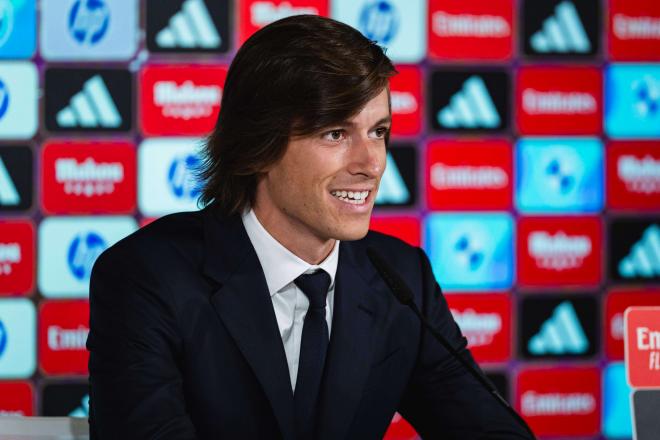 Álvaro Carreras en su presentación con el Real Madrid (Cordon Press)