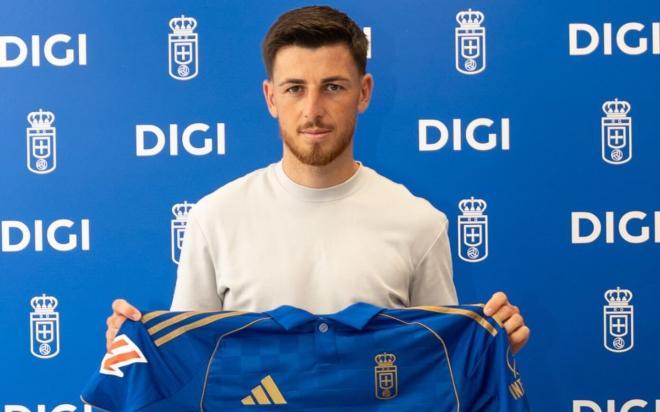 Alberto Reina, en su presentación con el Real Oviedo (Foto: RO).