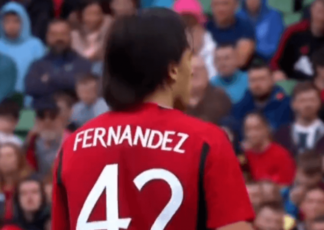 Álvaro Carreras, durante su etapa en el Manchester United (Foto: Cuenta 'X')