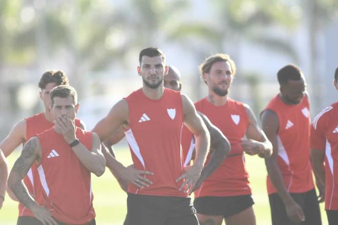 Rafa Mir, entrenando en pretemporada (Foto: Kiko Hurtado).