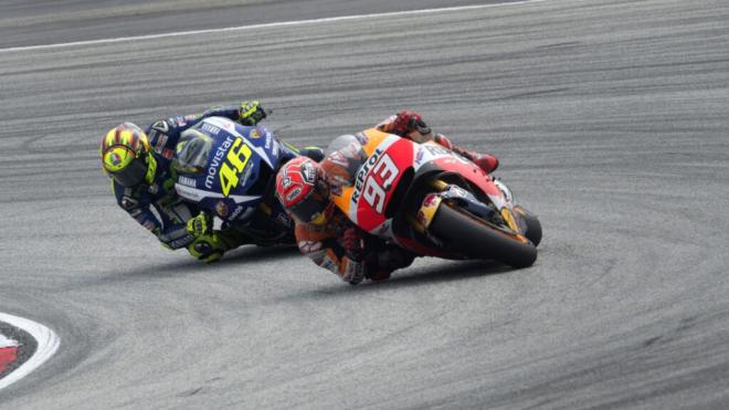 Marc Márquez y Valentino Rossi, durante su etapa de MotoGP (Foto: MotoGP).