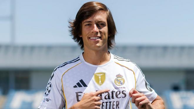 Álvaro Carreras con la camiseta del Real Madrid (Redes Sociales)