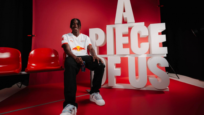 Yan Diomande en su presentación con el club alemán. (Foto: RB Leipzig)