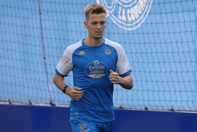 Arnau Comas, en una sesión del Deportivo.