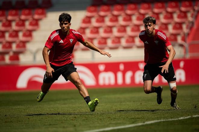 Entrenamiento de pretemporada del Mirandés (Foto: CDM).