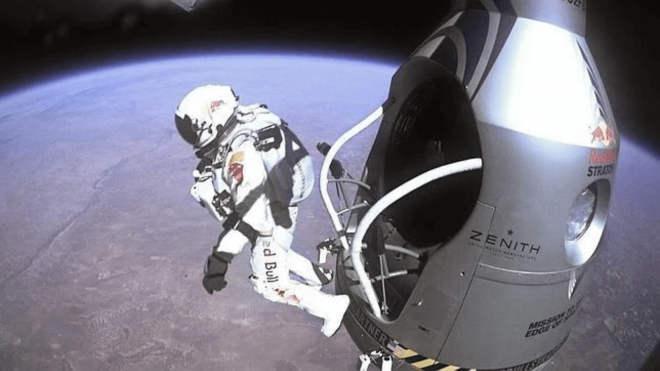 Felix Baumgartner, en su salto a la Tierra desde la estratosfera.