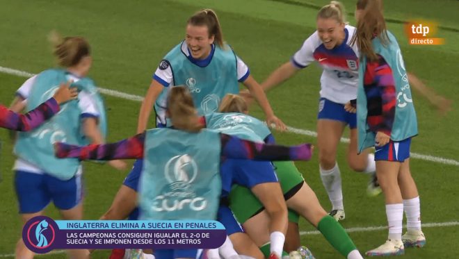 Las jugadoras de Inglaterra celebran el triunfo ante Suecia.